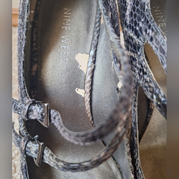 NINE WEST Mary Jane  Snake Print Platform Heels Womens Size 6M - Picture 9 of 9